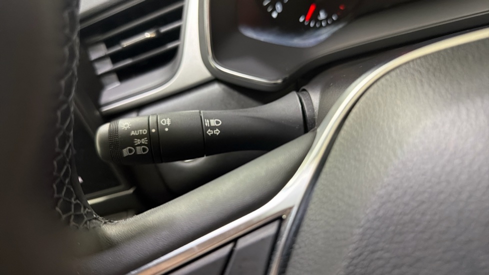 Renault Captur 1.0 TCE 90 Evolution 5dr Petrol Hatchback - Image 41