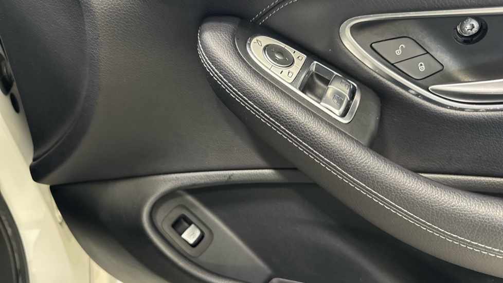 Mercedes-Benz C-Class C200 Sport 2dr 9G-Tronic Petrol Coupe - Image 24