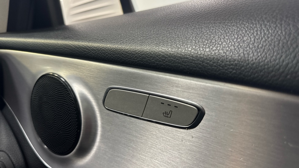 Mercedes-Benz C-Class C200 Sport 2dr 9G-Tronic Petrol Coupe - Image 25