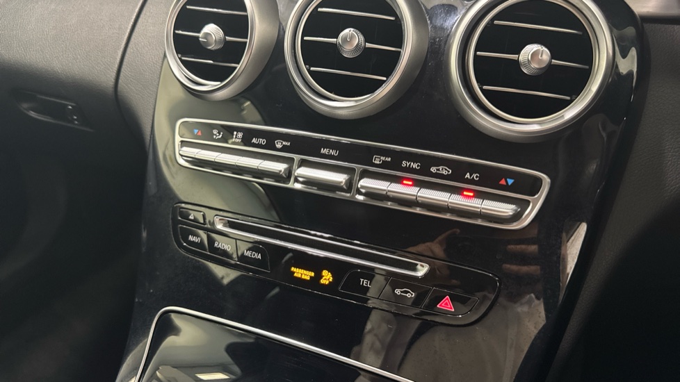 Mercedes-Benz C-Class C200 Sport 2dr 9G-Tronic Petrol Coupe - Image 31