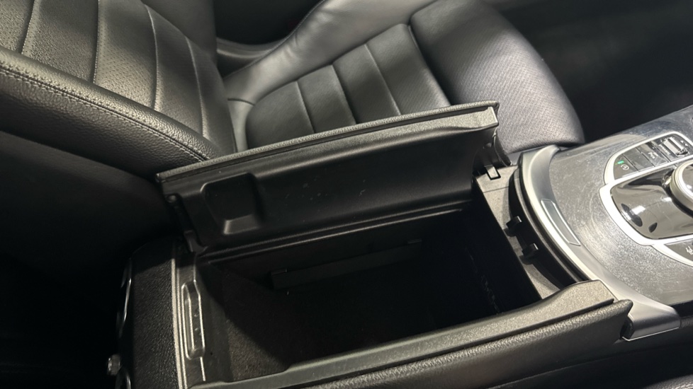 Mercedes-Benz C-Class C200 Sport 2dr 9G-Tronic Petrol Coupe - Image 33