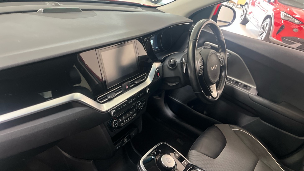 Kia E-Niro 150kW 2 Long Range 64kWh 5dr Auto Electric Estate - Image 9