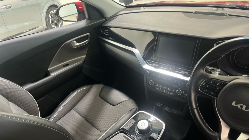 Kia E-Niro 150kW 2 Long Range 64kWh 5dr Auto Electric Estate - Image 14