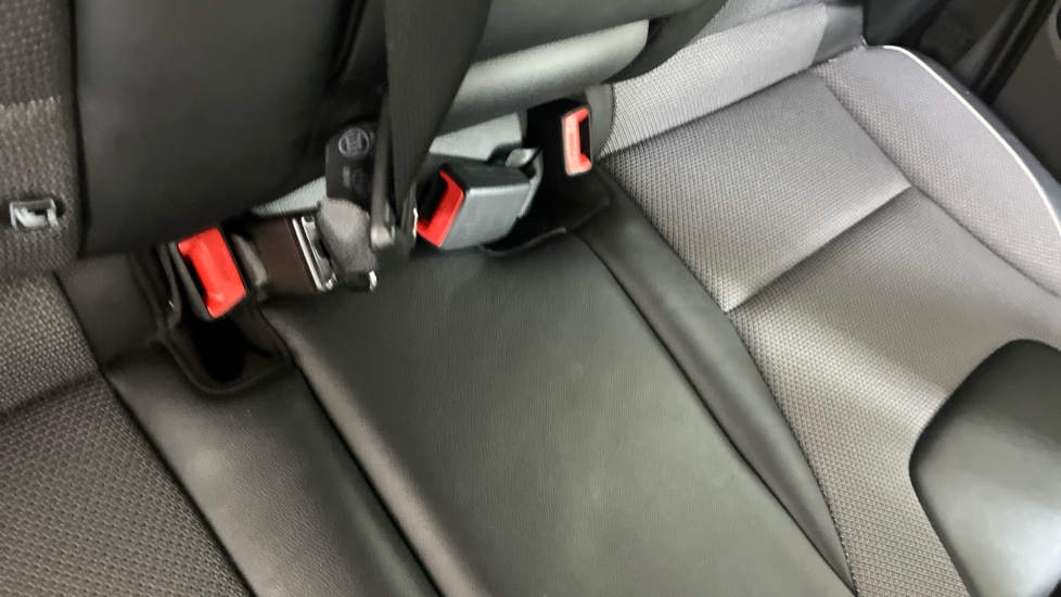 Kia E-Niro 150kW 2 Long Range 64kWh 5dr Auto Electric Estate - Image 17