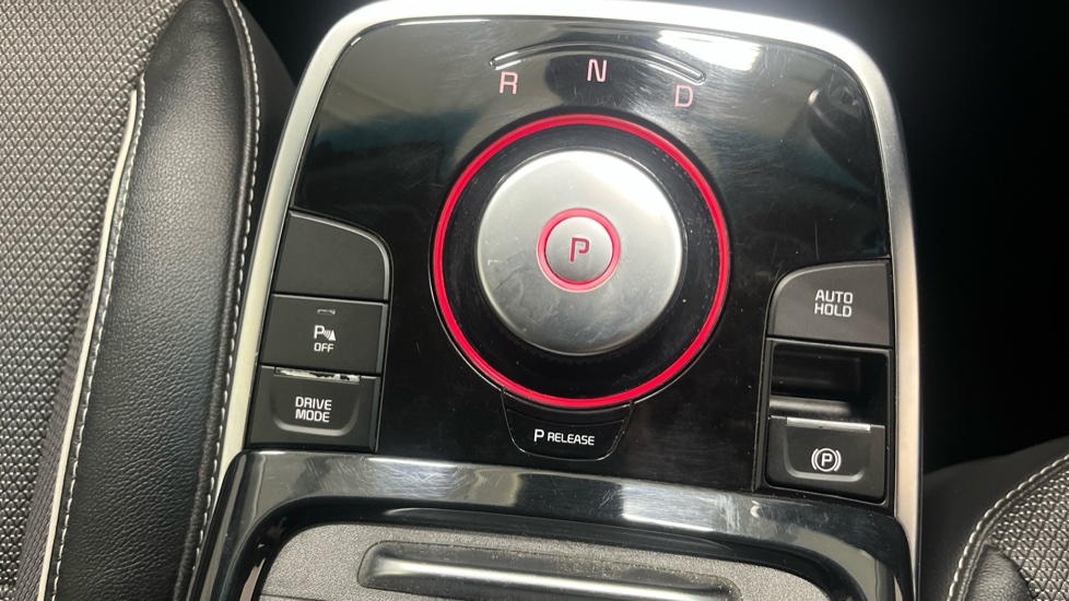 Kia E-Niro 150kW 2 Long Range 64kWh 5dr Auto Electric Estate - Image 31