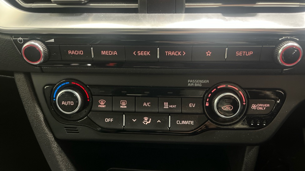 Kia E-Niro 150kW 2 Long Range 64kWh 5dr Auto Electric Estate - Image 32