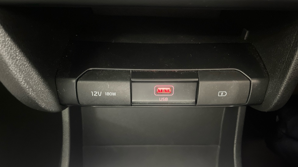 Kia E-Niro 150kW 2 Long Range 64kWh 5dr Auto Electric Estate - Image 33