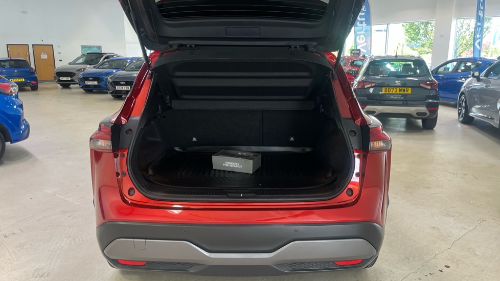 Nissan Qashqai 1.3 DiG-T MH N-Connecta 5dr Petrol Hatchback - Image 4