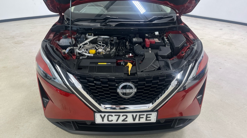 Nissan Qashqai 1.3 DiG-T MH N-Connecta 5dr Petrol Hatchback - Image 8