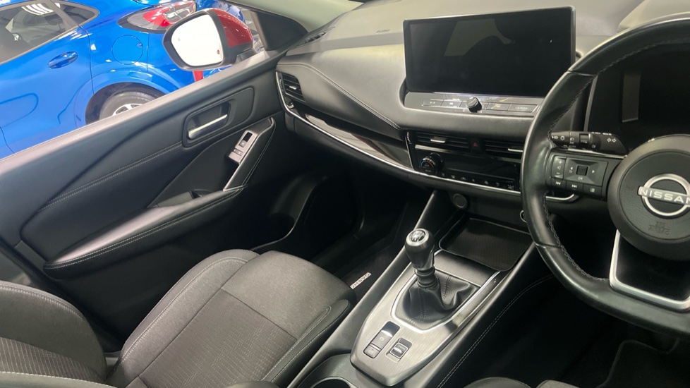 Nissan Qashqai 1.3 DiG-T MH N-Connecta 5dr Petrol Hatchback - Image 14
