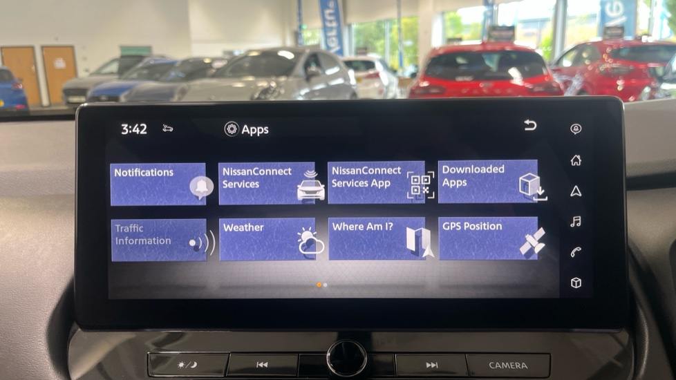 Nissan Qashqai 1.3 DiG-T MH N-Connecta 5dr Petrol Hatchback - Image 32