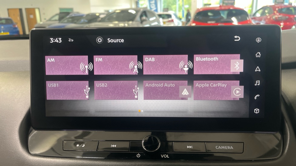 Nissan Qashqai 1.3 DiG-T MH N-Connecta 5dr Petrol Hatchback - Image 33