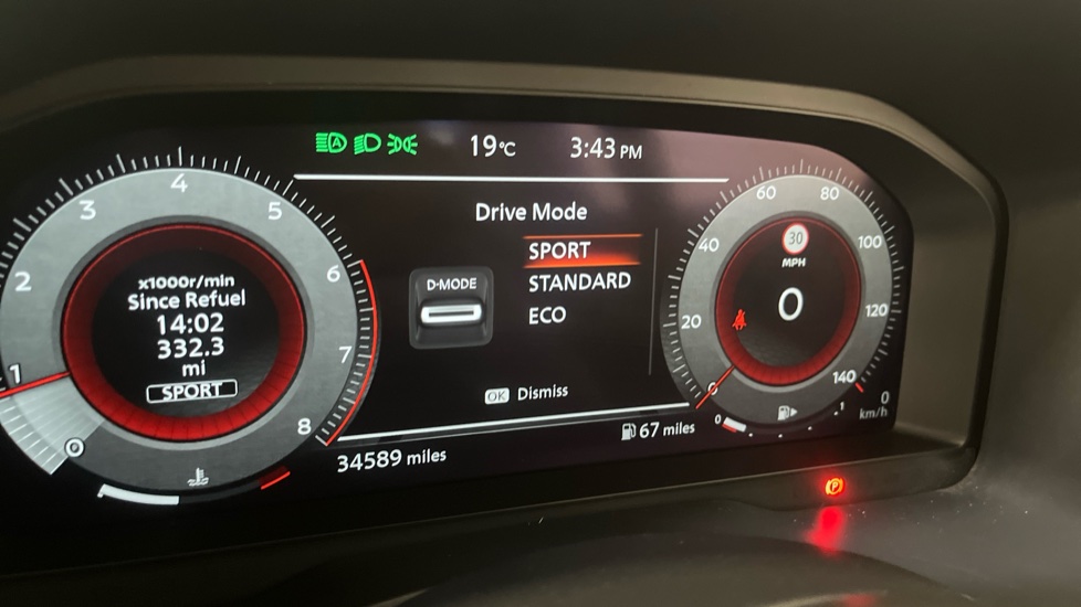 Nissan Qashqai 1.3 DiG-T MH N-Connecta 5dr Petrol Hatchback - Image 39