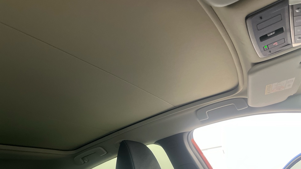 Nissan Qashqai 1.3 DiG-T MH N-Connecta 5dr Petrol Hatchback - Image 43