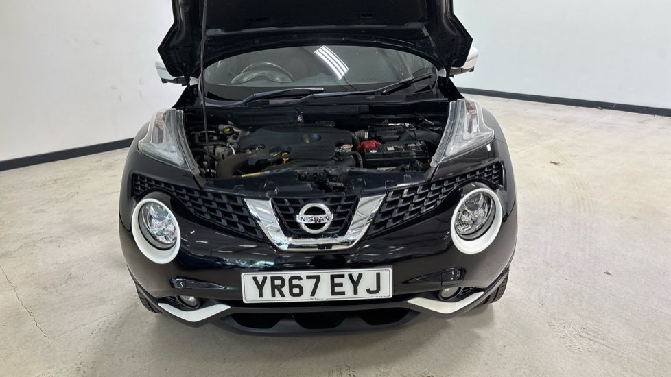 Nissan Juke 1.6 DiG-T N-Connecta 5dr Petrol Hatchback - Image 8
