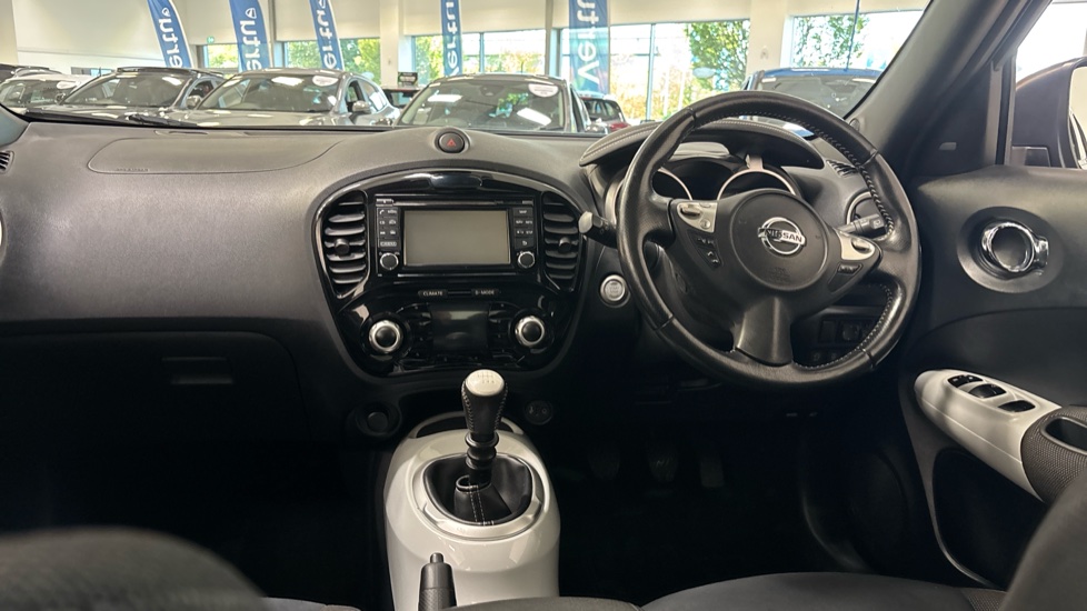 Nissan Juke 1.6 DiG-T N-Connecta 5dr Petrol Hatchback - Image 10