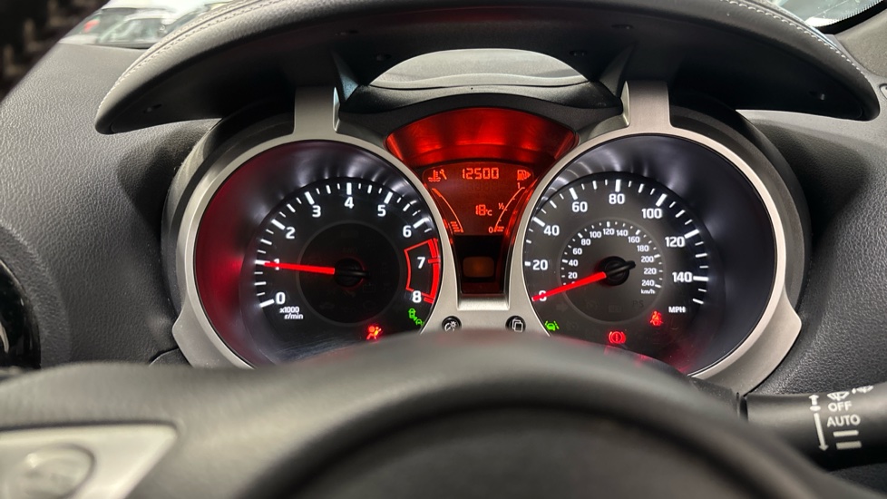 Nissan Juke 1.6 DiG-T N-Connecta 5dr Petrol Hatchback - Image 18