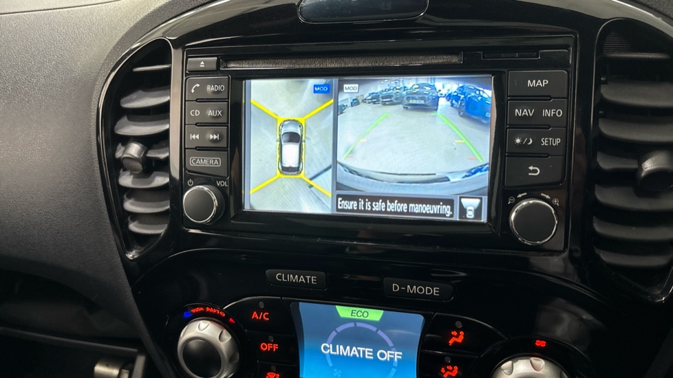 Nissan Juke 1.6 DiG-T N-Connecta 5dr Petrol Hatchback - Image 24