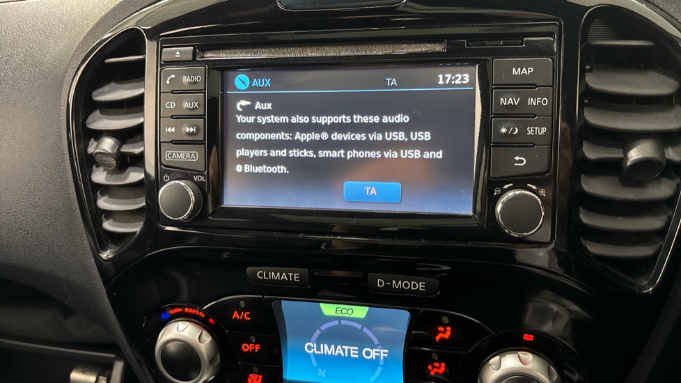 Nissan Juke 1.6 DiG-T N-Connecta 5dr Petrol Hatchback - Image 25