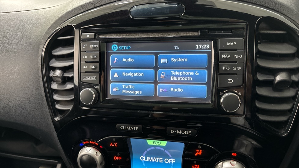 Nissan Juke 1.6 DiG-T N-Connecta 5dr Petrol Hatchback - Image 27
