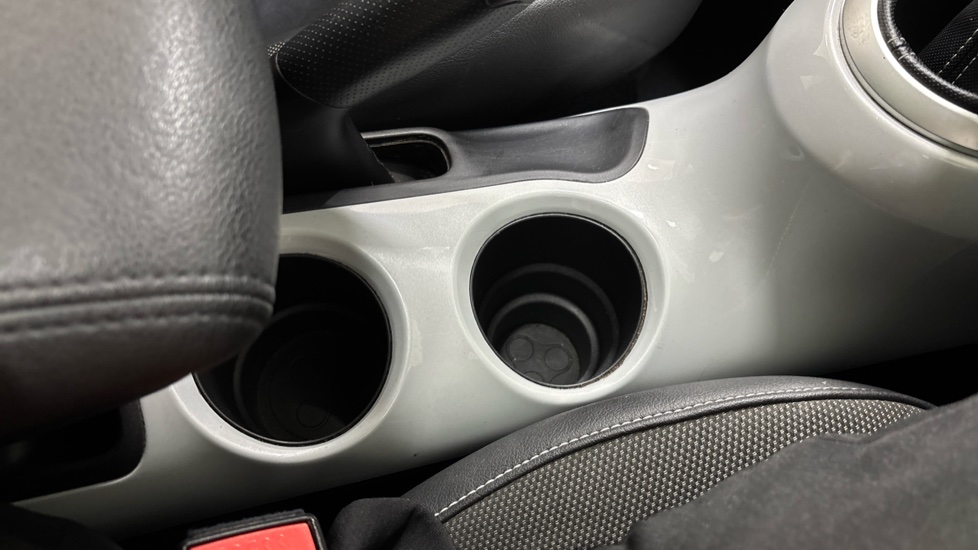 Nissan Juke 1.6 DiG-T N-Connecta 5dr Petrol Hatchback - Image 29