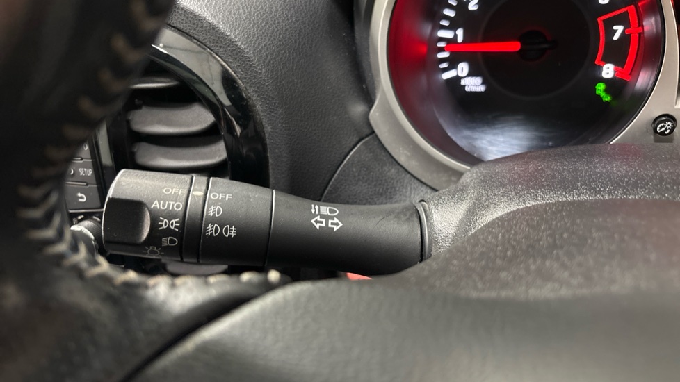 Nissan Juke 1.6 DiG-T N-Connecta 5dr Petrol Hatchback - Image 33