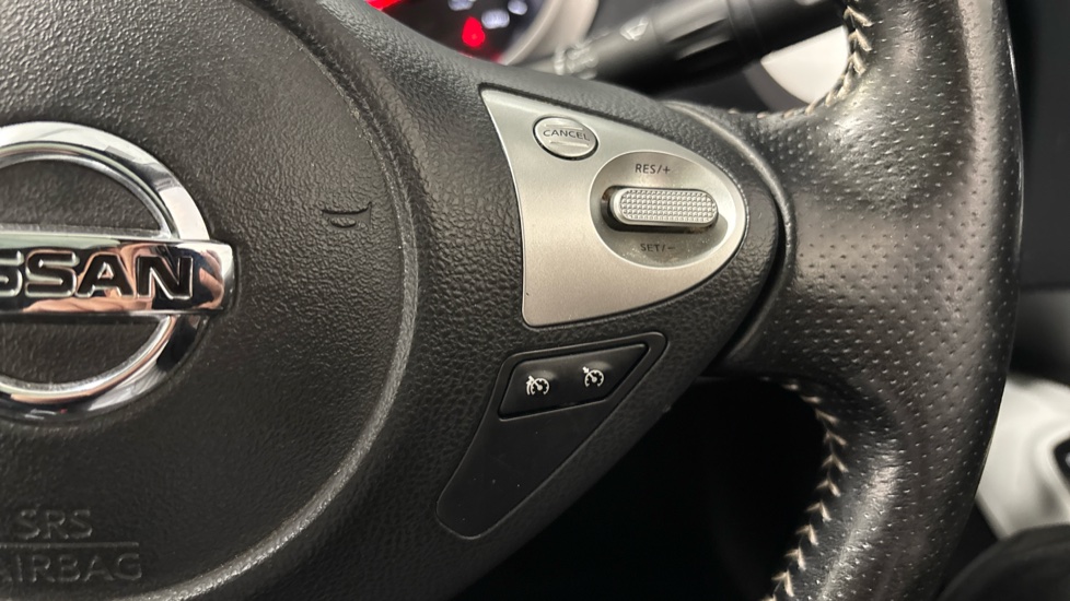 Nissan Juke 1.6 DiG-T N-Connecta 5dr Petrol Hatchback - Image 34
