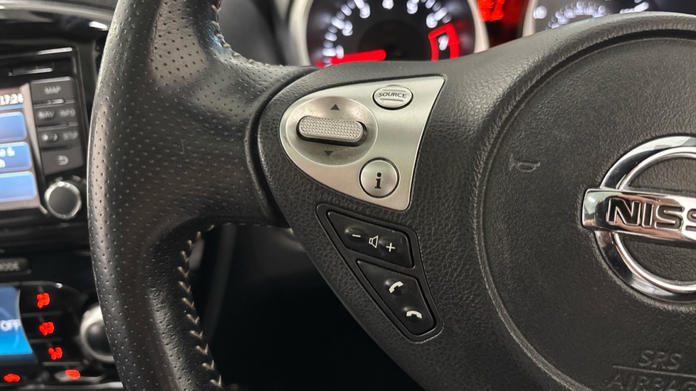 Nissan Juke 1.6 DiG-T N-Connecta 5dr Petrol Hatchback - Image 35