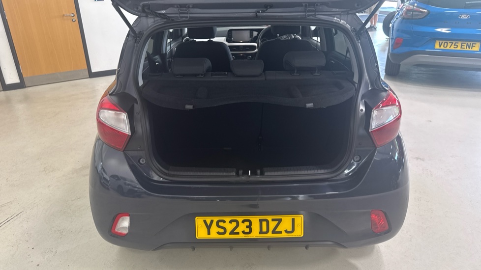 Hyundai i10 1.2 MPi Premium 5dr Auto Petrol Hatchback - Image 4