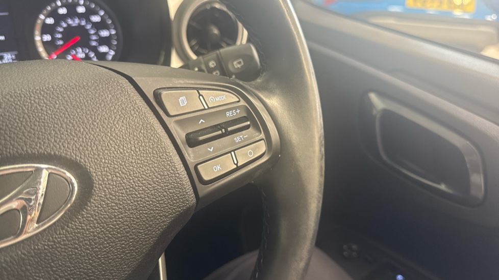 Hyundai i10 1.2 MPi Premium 5dr Auto Petrol Hatchback - Image 22