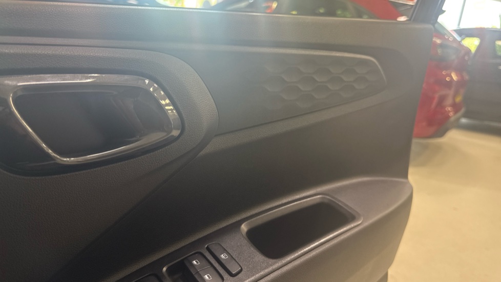 Hyundai i10 1.2 MPi Premium 5dr Auto Petrol Hatchback - Image 36
