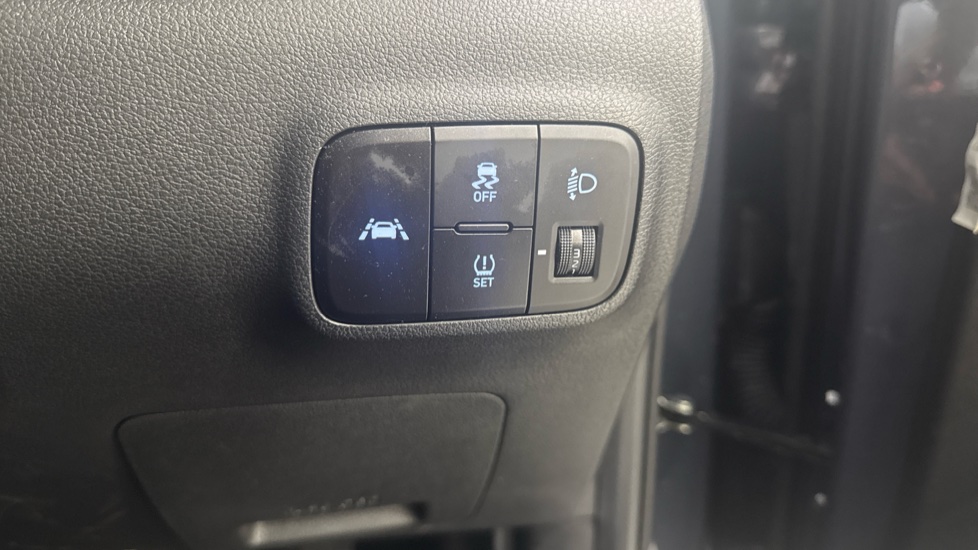 Hyundai i10 1.2 MPi Premium 5dr Auto Petrol Hatchback - Image 37