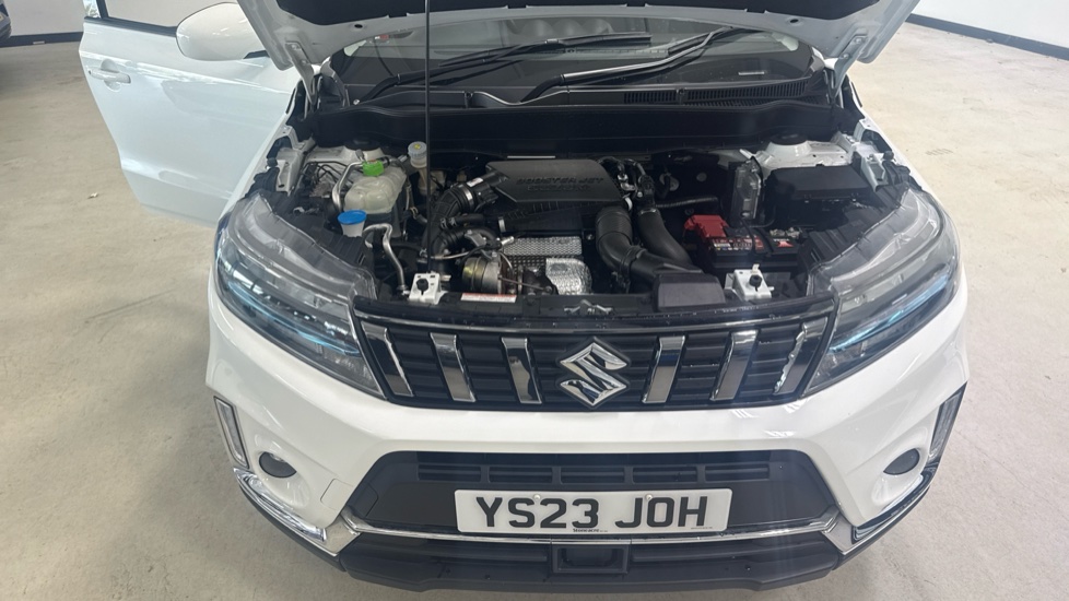 Suzuki Vitara 1.4 Boosterjet 48V Hybrid SZ-T 5dr Petrol Estate - Image 8