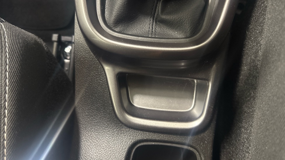 Suzuki Vitara 1.4 Boosterjet 48V Hybrid SZ-T 5dr Petrol Estate - Image 32