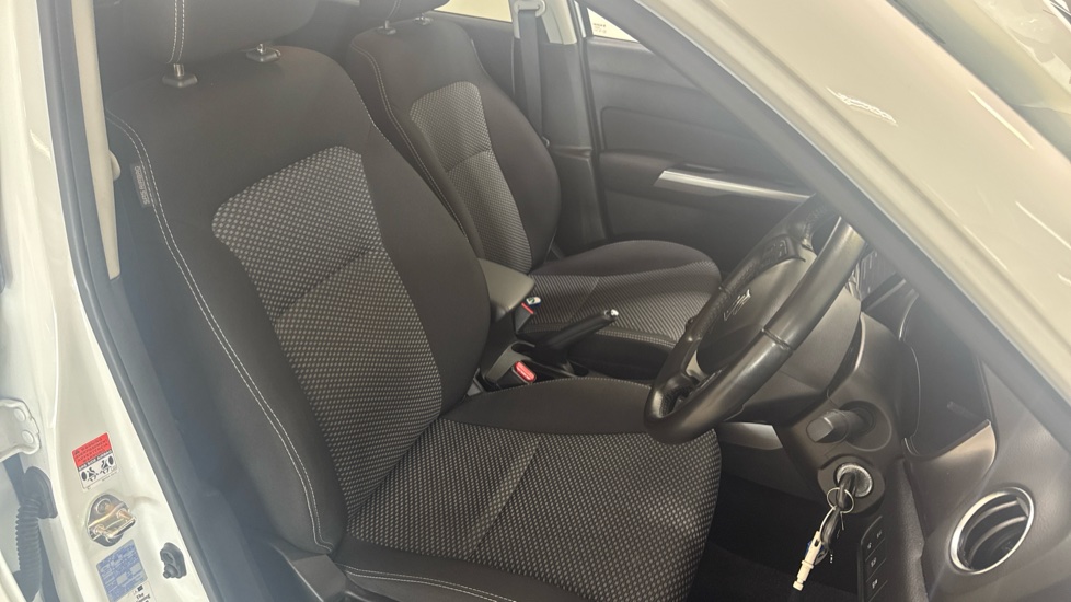 Suzuki Vitara 1.4 Boosterjet 48V Hybrid SZ-T 5dr Petrol Estate - Image 52