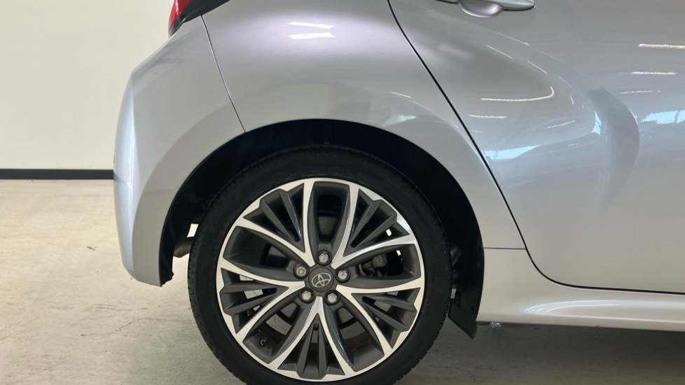 Toyota Yaris 1.5 Hybrid Excel 5dr CVT Hybrid Hatchback - Image 7