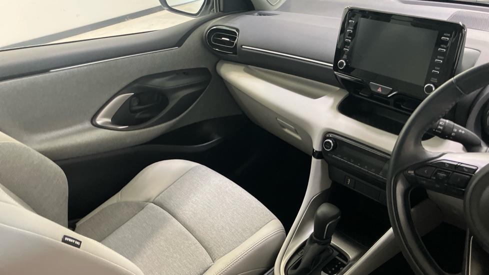Toyota Yaris 1.5 Hybrid Excel 5dr CVT Hybrid Hatchback - Image 14