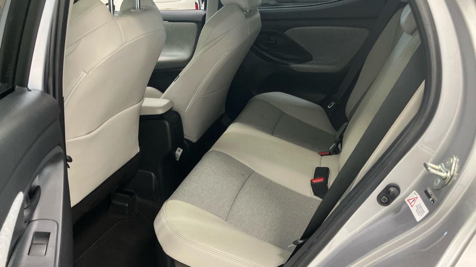 Toyota Yaris 1.5 Hybrid Excel 5dr CVT Hybrid Hatchback - Image 16