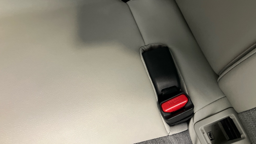Toyota Yaris 1.5 Hybrid Excel 5dr CVT Hybrid Hatchback - Image 17