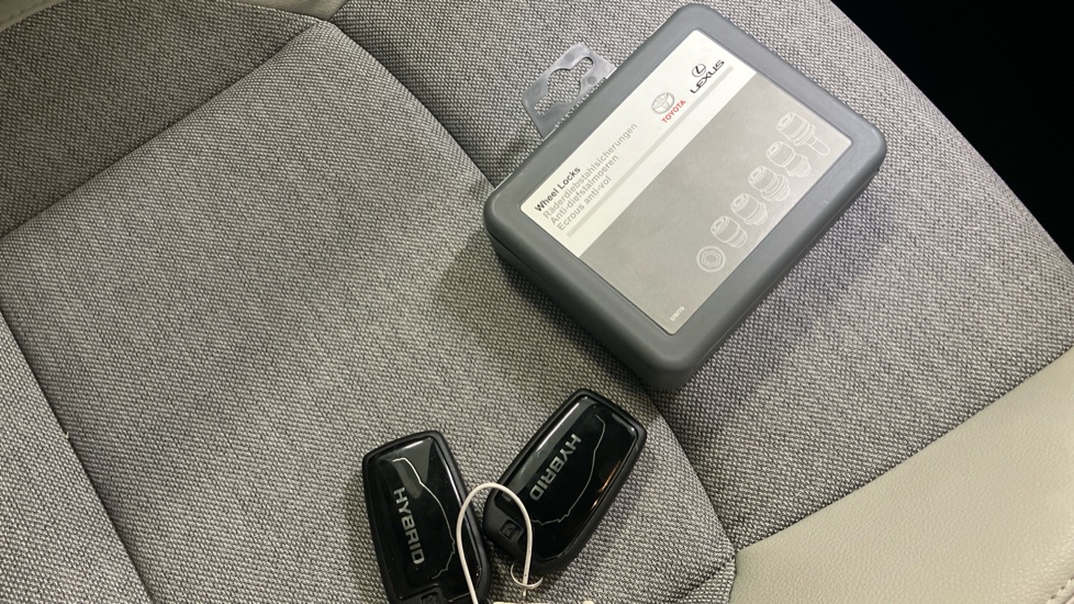Toyota Yaris 1.5 Hybrid Excel 5dr CVT Hybrid Hatchback - Image 19