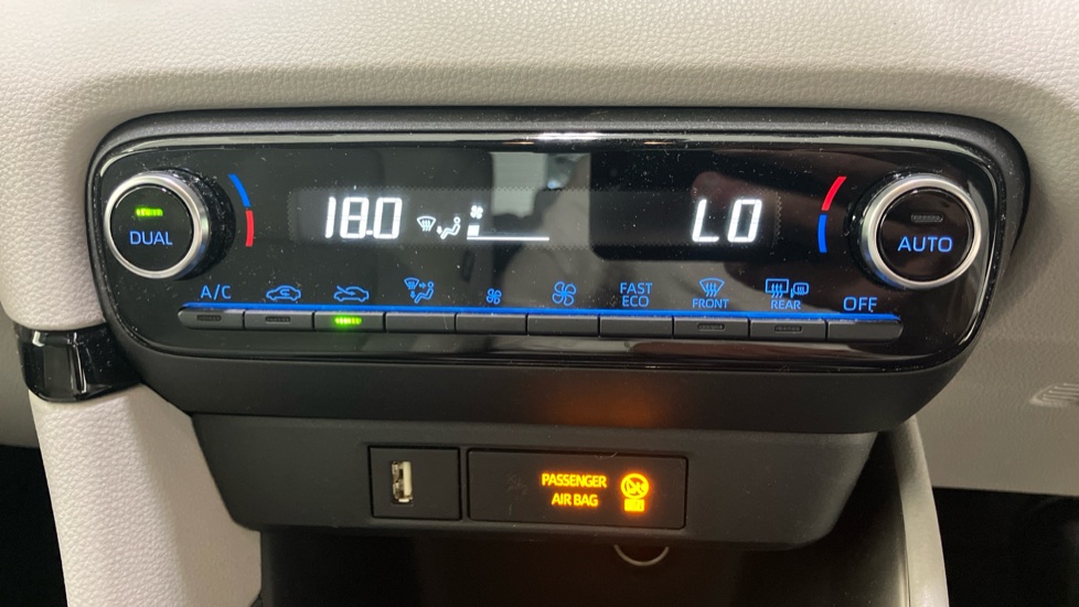 Toyota Yaris 1.5 Hybrid Excel 5dr CVT Hybrid Hatchback - Image 26
