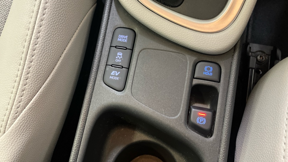 Toyota Yaris 1.5 Hybrid Excel 5dr CVT Hybrid Hatchback - Image 27