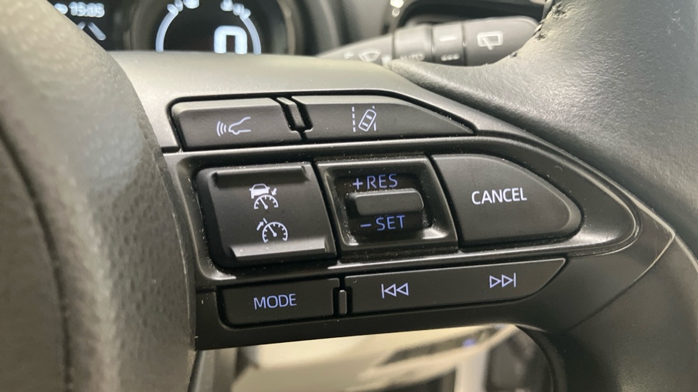 Toyota Yaris 1.5 Hybrid Excel 5dr CVT Hybrid Hatchback - Image 29