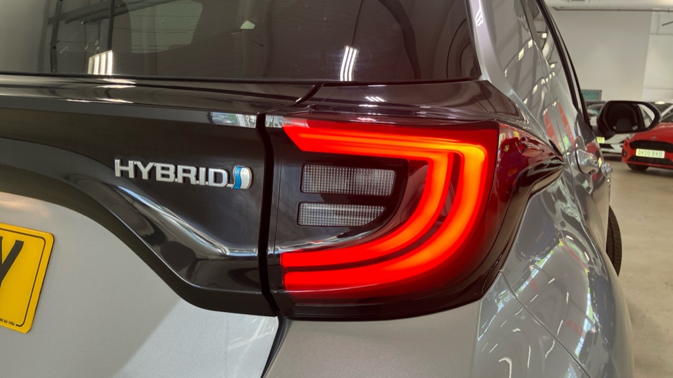 Toyota Yaris 1.5 Hybrid Excel 5dr CVT Hybrid Hatchback - Image 31
