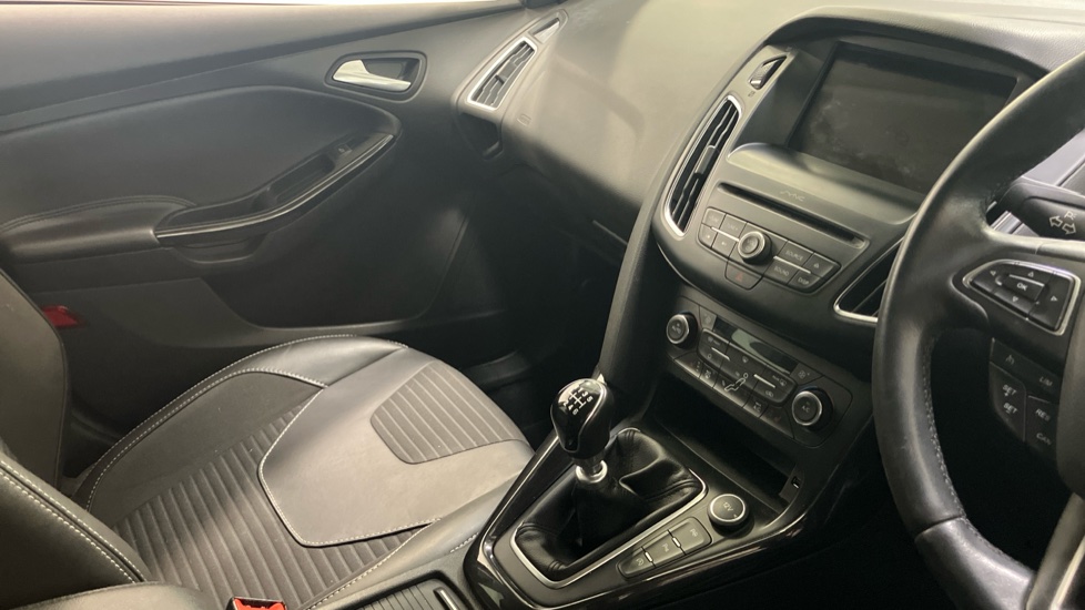 Ford Focus 1.5 TDCi 120 Titanium X 5dr Diesel Estate - Image 14
