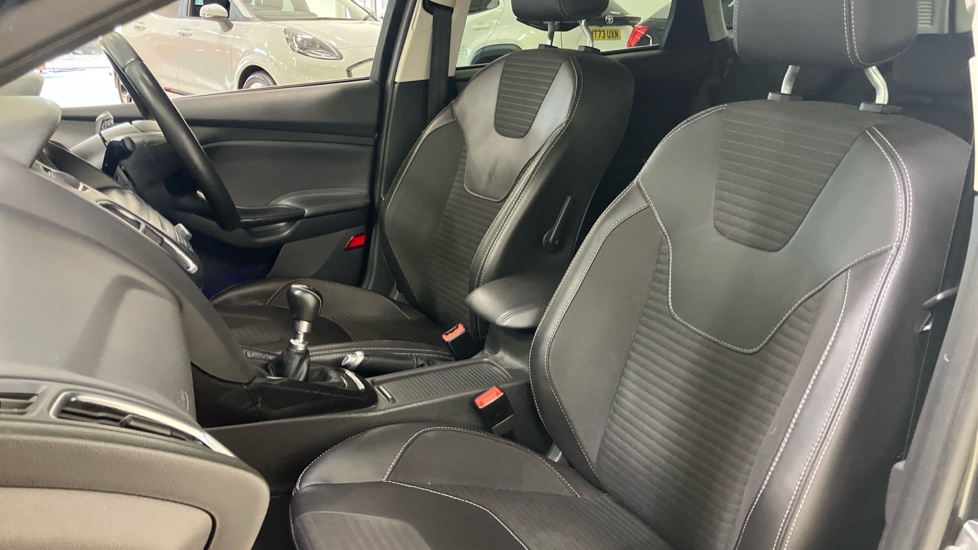 Ford Focus 1.5 TDCi 120 Titanium X 5dr Diesel Estate - Image 38