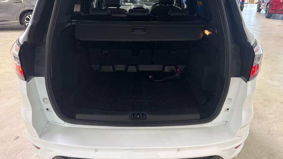 Ford Kuga 2.0 TDCi 180 ST-Line 5dr Diesel Estate - Image 4