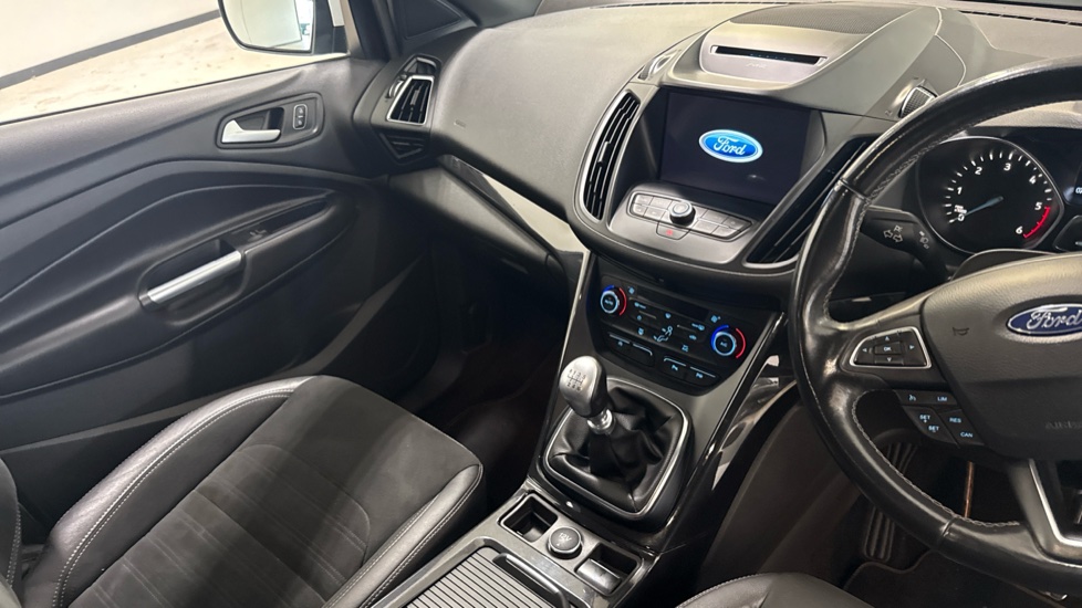 Ford Kuga 2.0 TDCi 180 ST-Line 5dr Diesel Estate - Image 14