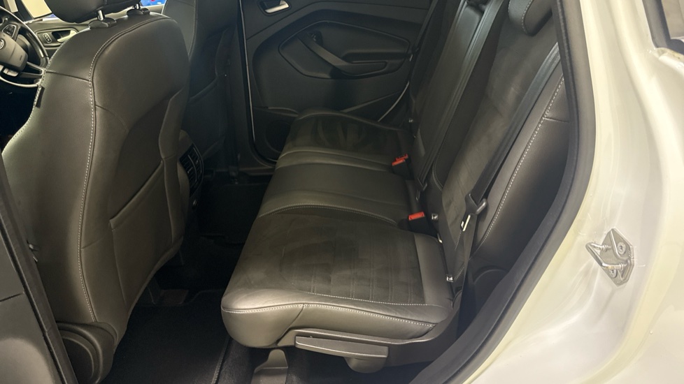 Ford Kuga 2.0 TDCi 180 ST-Line 5dr Diesel Estate - Image 16