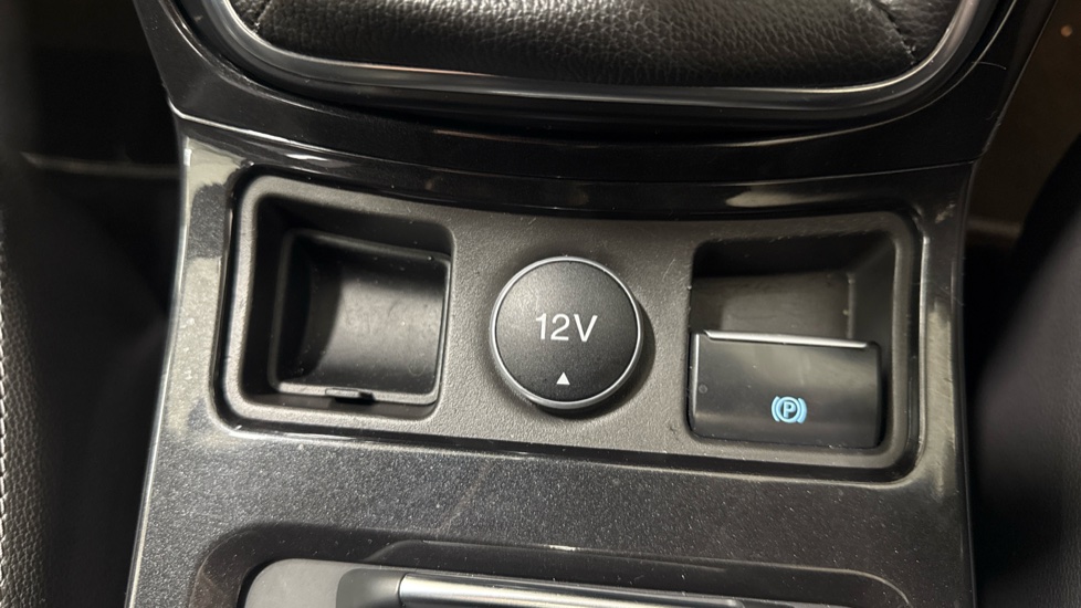 Ford Kuga 2.0 TDCi 180 ST-Line 5dr Diesel Estate - Image 33